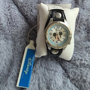 NWT Light Up Minnie Mouse Disney Black and Silver Women's Watch